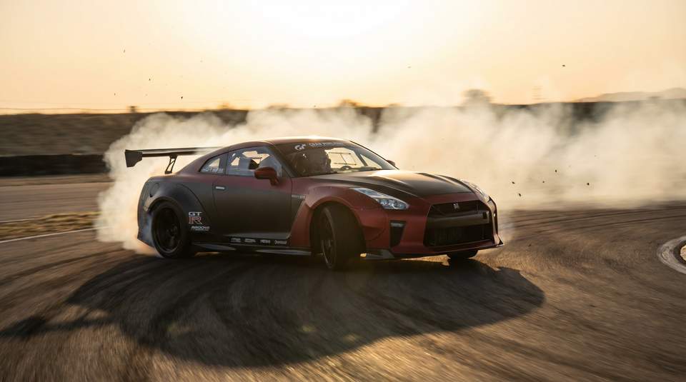 国产视频：改装GTR赛道漂移